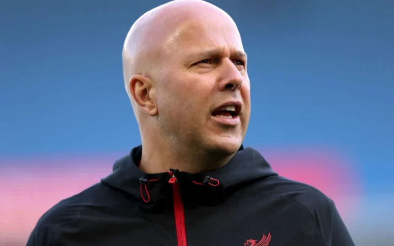 موقف ليفربول من إقالة آرني سلوت بعد الانتقادات الحادة التي طالت المدرب